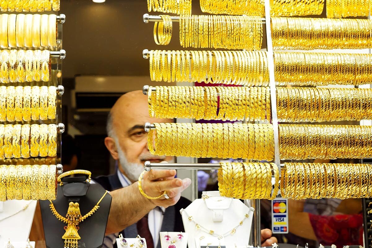 بازار طلا و دلار؛ پر از فروشنده، خالی از خریدار