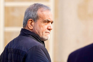 اظهار نظر پزشکیان درباره استیضاح همتی