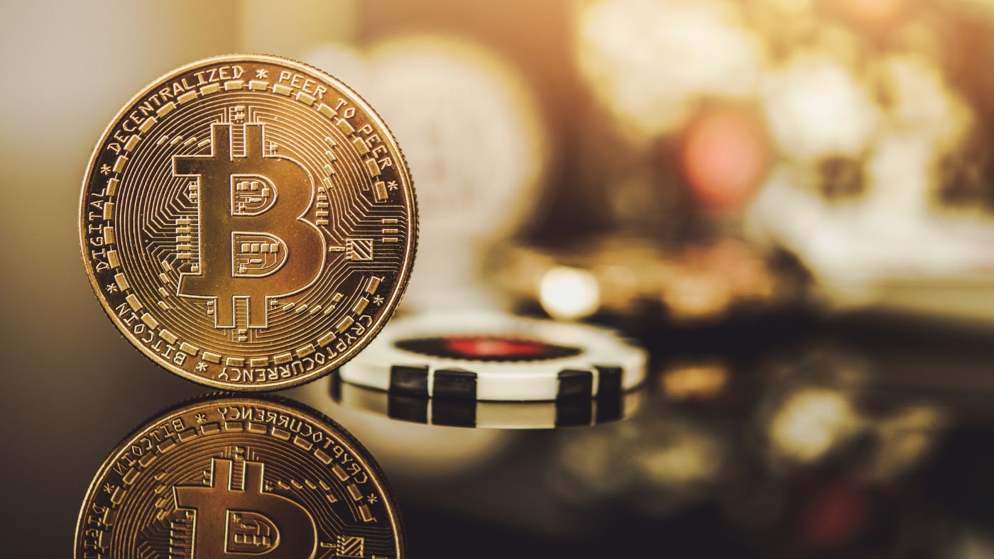بیت کوین وارد محدوده خنثی شد؛ بازار در انتظار حرکت بعدی