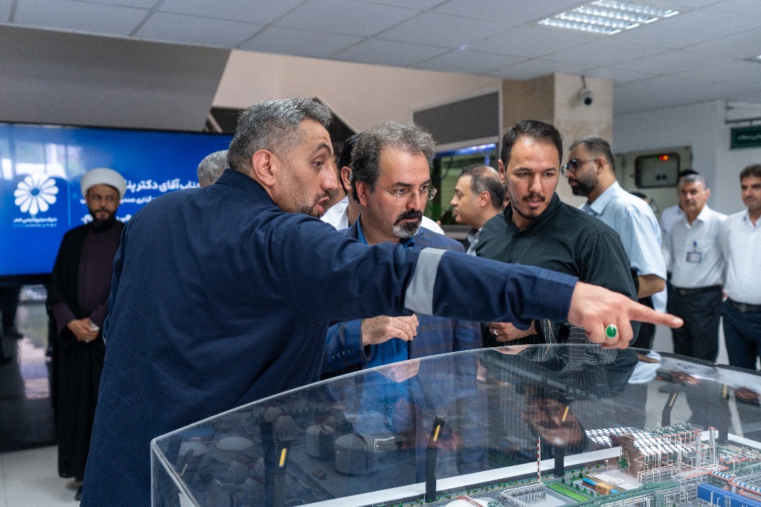 بازدید مدیر عامل شرکت سرمایه گذاری صندوق بازنشستگی کشوری از مجتمع پتروشیمی جم بازدید مدیر عامل شرکت سرمایه گذاری صندوق بازنشستگی کشوری از مجتمع پتروشیمی جم