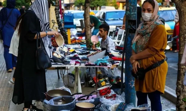 بازار داغ بساطفروشی در تهران/ اجاره نجومی فضای مقابل مغازهها به دستفروشان بازار داغ بساطفروشی در تهران/ اجاره نجومی فضای مقابل مغازهها به دستفروشان