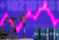 افزایش ۵ درصدی قیمت نفت در پی تحرکات نظامی آمریکا در نزدیکی ونزوئلا