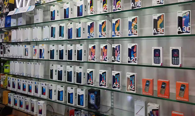کمبود ارز و بن‌بست واردات؛ بازار موبایل در آستانه ورشکستگی