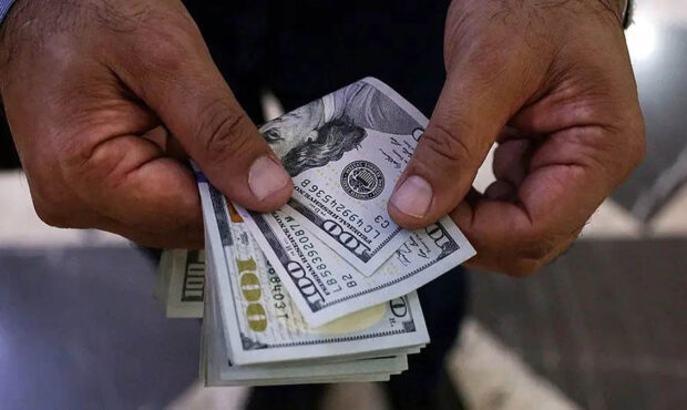 قیمت دلار امروز 15دی 1404/ صعود به کانال 140هزار تومان