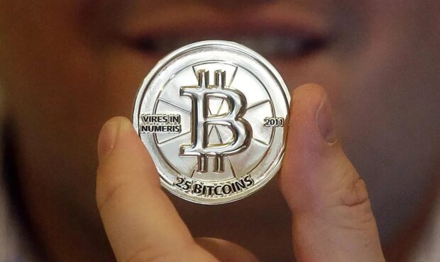 سقوط سنگین رمزارزها با رهبری بیت کوین/ نابودی نزدیک به نیم تریلیون دلار در کمتر از یک هفته