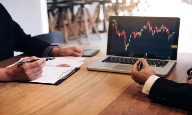 پیش بینی بورس فردا 5اسفند 1404/ چرا رشد شاخص هنوز پایدار نیست؟